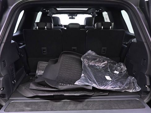 New 2026 Lincoln Navigator Reserve AWD/4WD image 19