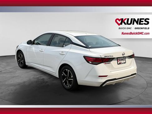 Used 2024 Nissan Sentra SV FWD image 8