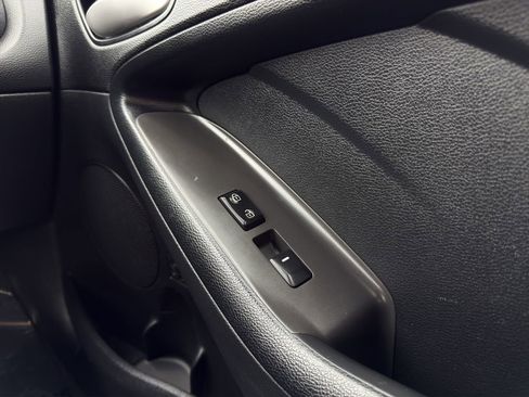 Used 2017 Kia Forte LX image 15