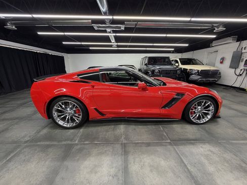 Used 2015 Chevrolet Corvette Z06 w/ 3LZ Preferred Equipment Group image 8