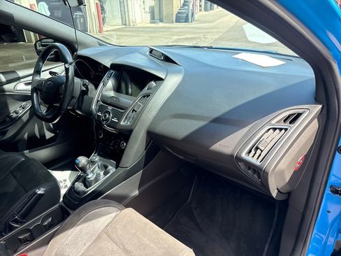 Used 2017 Ford Focus RS AWD/4WD image 28