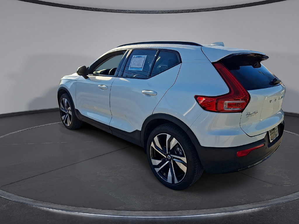 Certified 2024 Volvo XC40 B5 Plus w/ Protection Package Premier AWD/4WD image 28