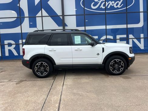 Used 2025 Ford Bronco Sport Outer Banks w/ Outer Banks Tech Package+ AWD/4WD image 9
