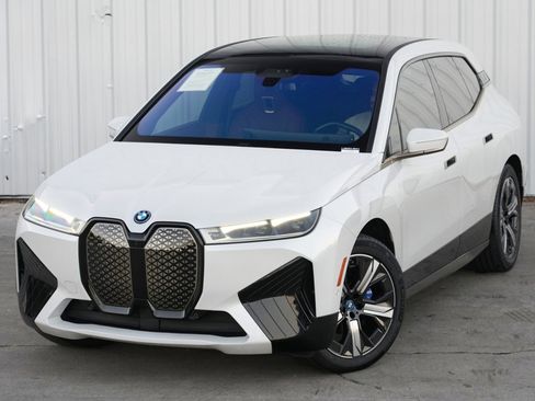 Used 2023 BMW iX M60 w/ Executive Package image 59