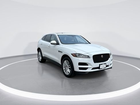 Used 2019 Jaguar F-PACE Prestige image 2