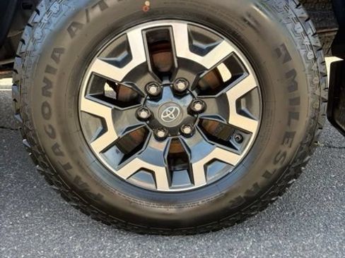 Used 2021 Toyota Tacoma TRD Off-Road AWD/4WD image 11
