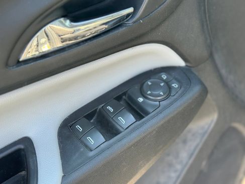 Used 2019 Chevrolet Equinox LS w/ LS Convenience Package AWD/4WD image 7