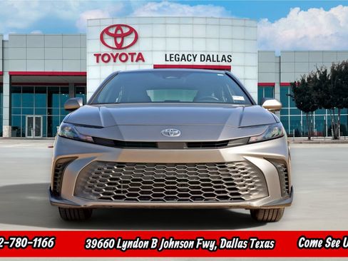 Used 2025 Toyota Camry SE w/ Convenience Package AWD/4WD image 6