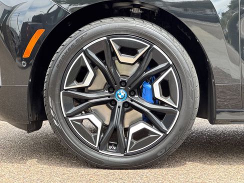 Used 2024 BMW iX xDrive50 w/ Premium Package AWD/4WD image 35