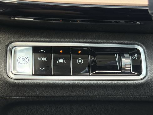 Used 2025 Buick Envision Sport Touring AWD/4WD image 15