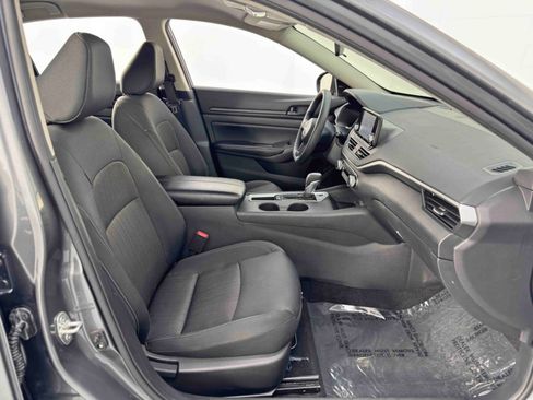 Used 2024 Nissan Altima 2.5 S image 14