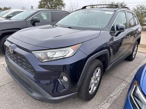 Used 2019 Toyota RAV4 XLE image 1