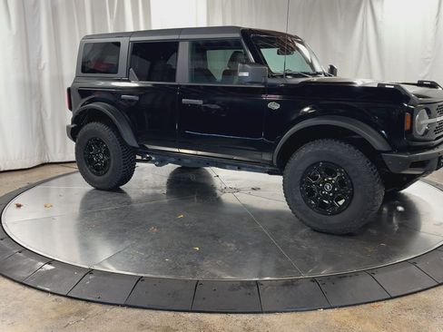 Used 2023 Ford Bronco Wildtrak image 3