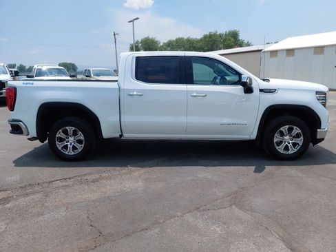 Used 2025 GMC Sierra 1500 SLT AWD/4WD image 3