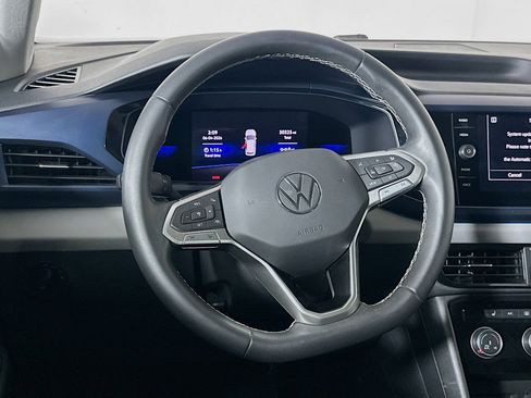 Used 2023 Volkswagen Taos SE w/ Panoramic Sunroof Package FWD image 18