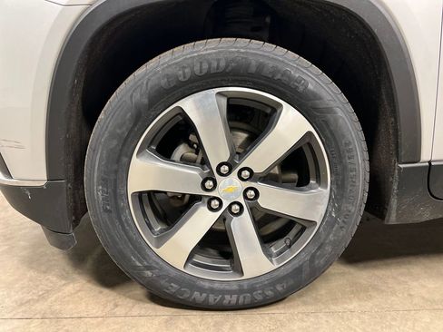 Certified 2020 Chevrolet Traverse LT w/ LT Premium Package image 9