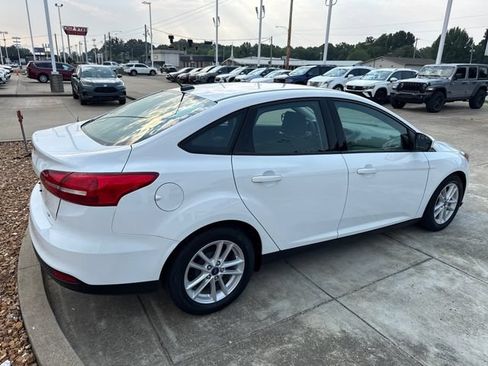 Used 2018 Ford Focus SE FWD image 10