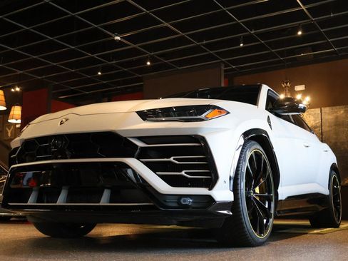 Used 2019 Lamborghini Urus AWD/4WD image 6
