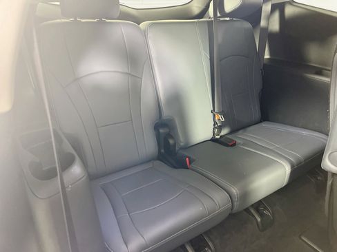 Used 2020 Buick Enclave Essence w/ Sound and Sites Package image 27