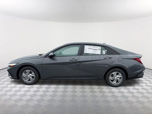 New 2026 Hyundai Elantra SE image 8