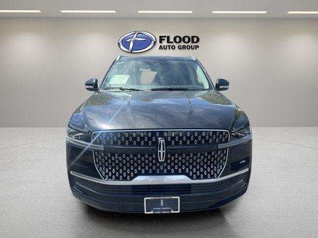 New 2026 Lincoln Navigator Premiere AWD/4WD image 2
