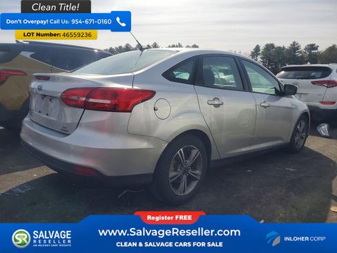 Used 2017 Ford Focus SE image 4
