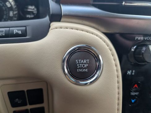 Used 2018 Lexus LX 570 4WD image 44