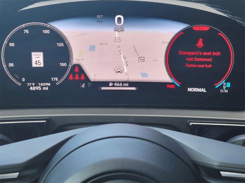 Used 2025 Porsche Cayenne image 22