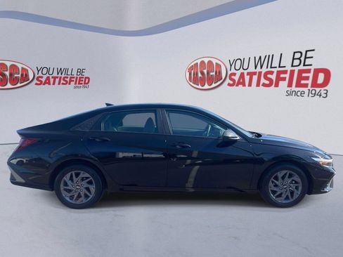 Used 2024 Hyundai Elantra SEL FWD image 5