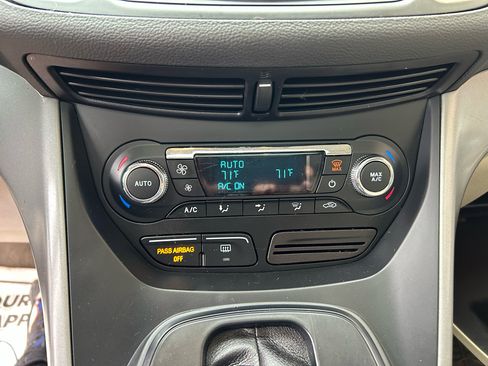 Used 2015 Ford Escape SE w/ Equipment Group 201A image 17