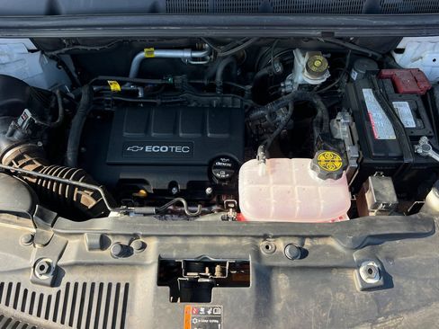 Used 2021 Buick Encore Preferred FWD image 28