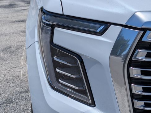 New 2026 GMC Yukon XL Denali w/ Denali Reserve Package AWD/4WD image 10