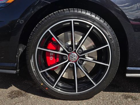 Used 2021 Volkswagen GTI 4-Door FWD image 10