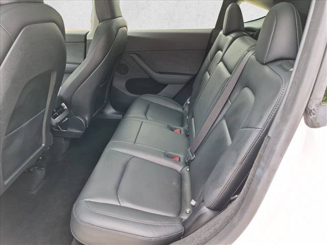 Used 2024 Tesla Model Y Long Range AWD/4WD image 18