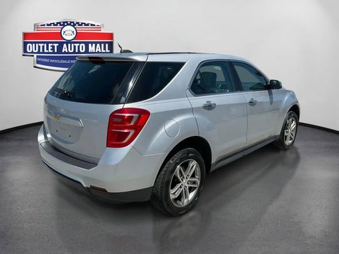 Used 2017 Chevrolet Equinox LS FWD image 3