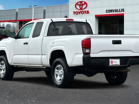Used 2022 Toyota Tacoma SR image 6
