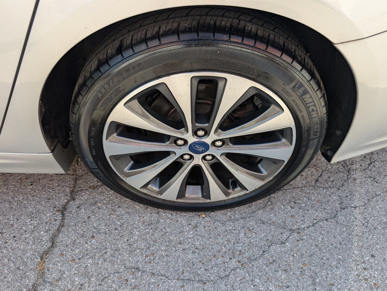 Used 2019 Ford Fusion SE AWD/4WD image 26