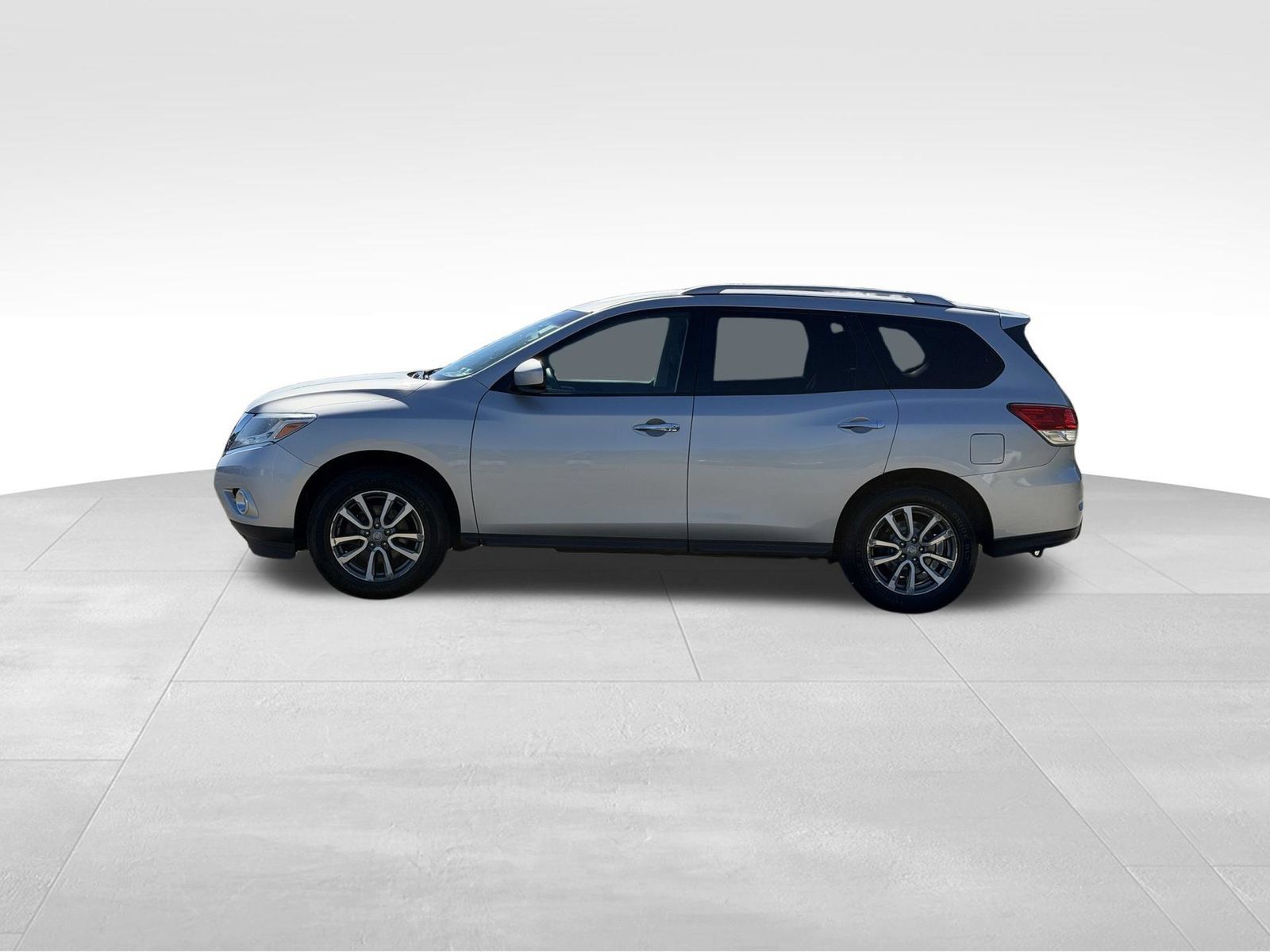 Used 2016 Nissan Pathfinder SV AWD/4WD image 5