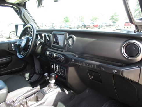 Used 2023 Jeep Wrangler Unlimited Sport AWD/4WD image 39