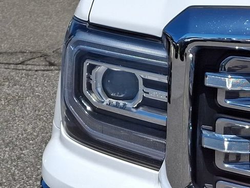 Used 2018 GMC Sierra 1500 SLT AWD/4WD image 30
