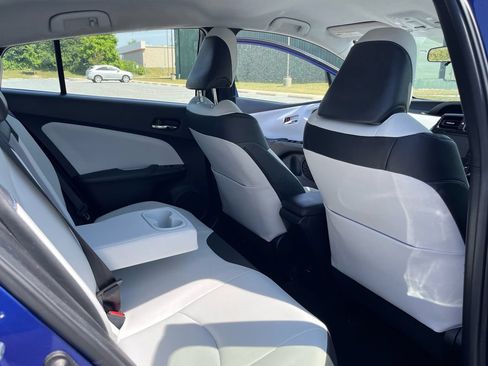 Used 2016 Toyota Prius Three Touring FWD image 13