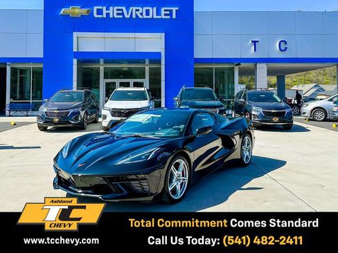 Used 2018 Jeep Renegade Limited w/ UConnect 8.4 Nav Group AWD/4WD image 5