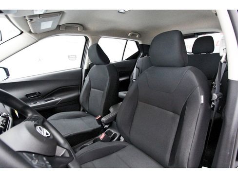 New 2025 Nissan Kicks Play S image 23