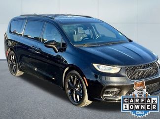 Used 2021 Chrysler Pacifica Touring w/ S Appearance Package video 2