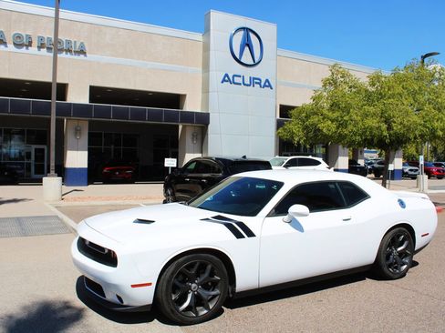 Used 2018 Dodge Challenger SXT Plus RWD image 1