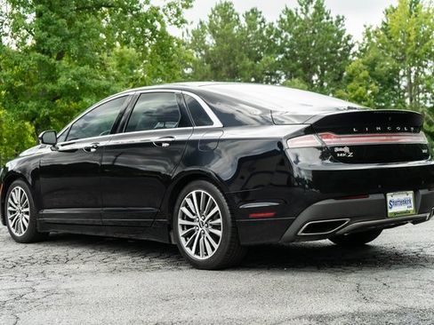Used 2020 Lincoln MKZ image 9