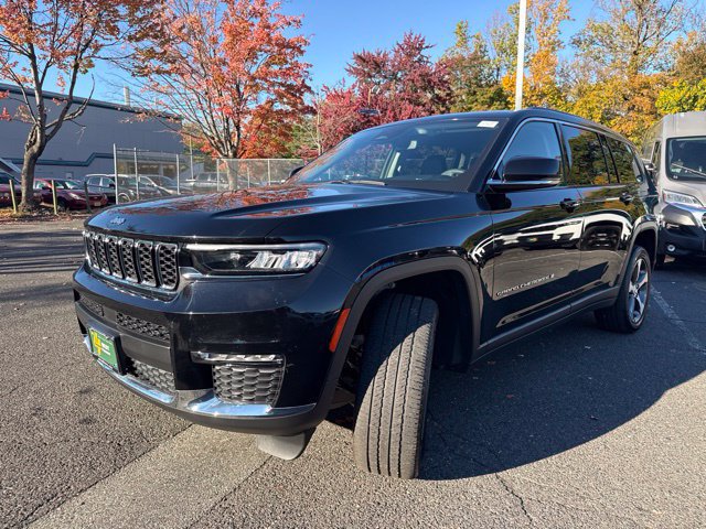 Used 2023 Jeep Grand Cherokee L Limited AWD/4WD image 3