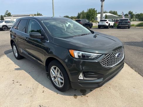 Used 2024 Ford Edge SEL w/ Convenience Package AWD/4WD image 3
