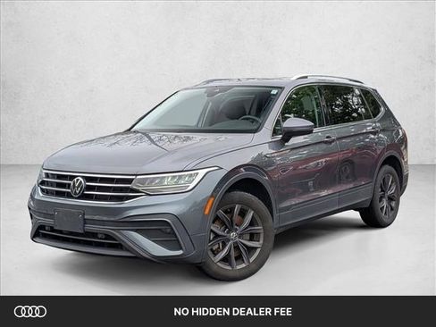 Used 2022 Volkswagen Tiguan SE FWD image 1