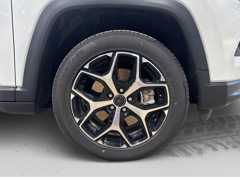 Used 2025 Jeep Compass Limited image 50